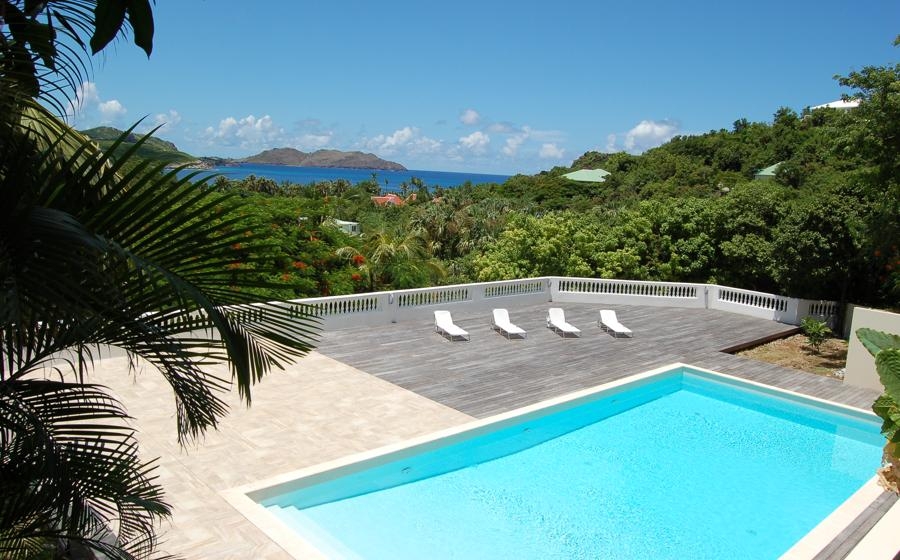 Villa Aqua pool terrace with ocean view in St. Barts.