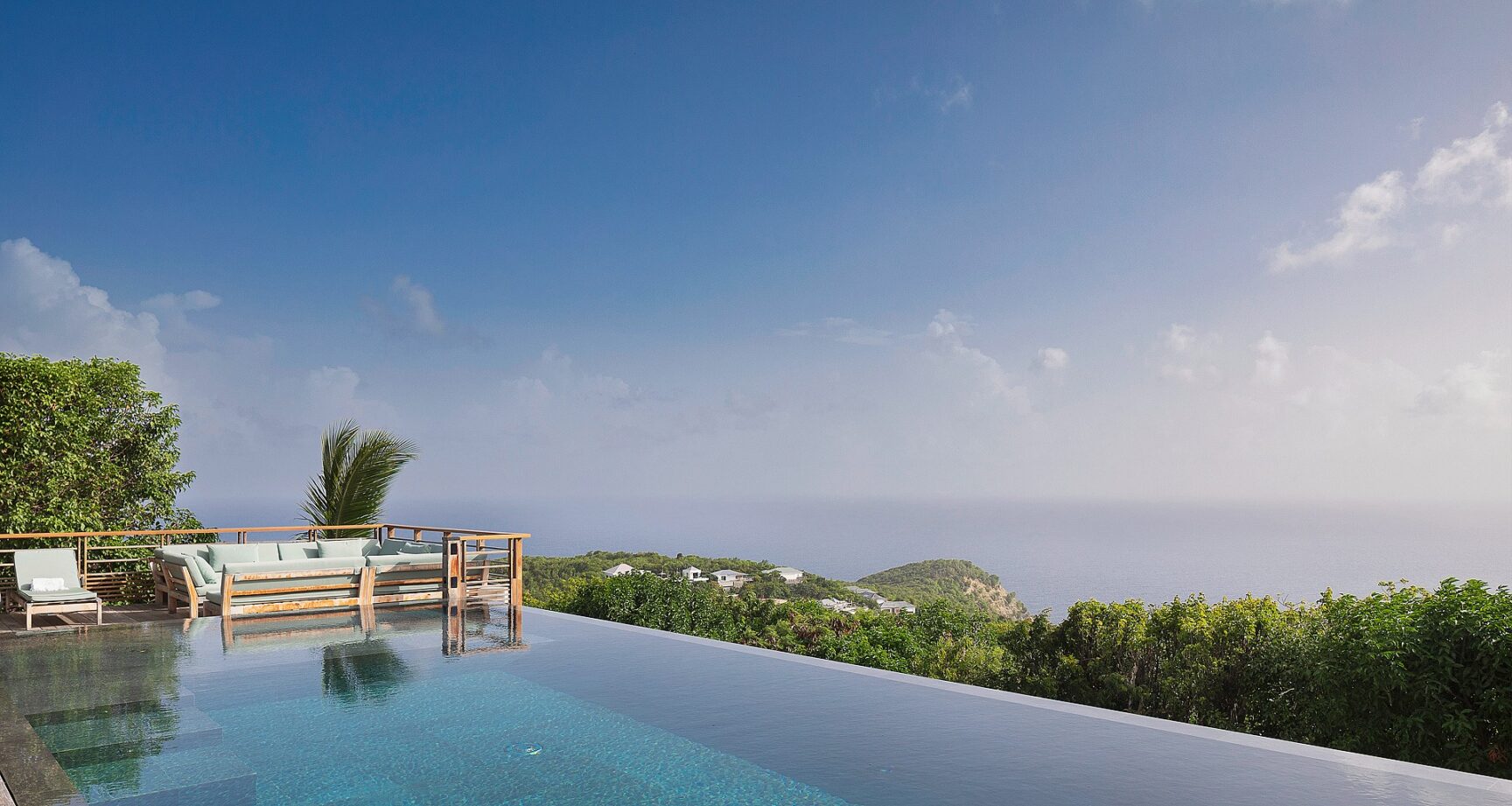 Infinity pool with panoramic ocean view at Villa Caro, St. Barts.